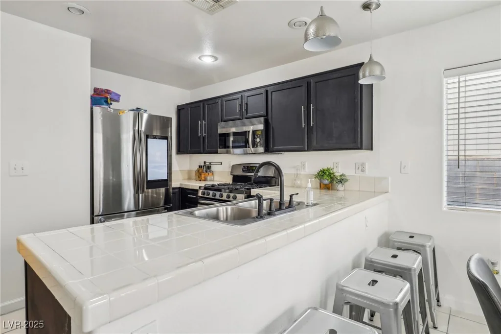 9347 Malaya Garnet, Las Vegas, NV 89148