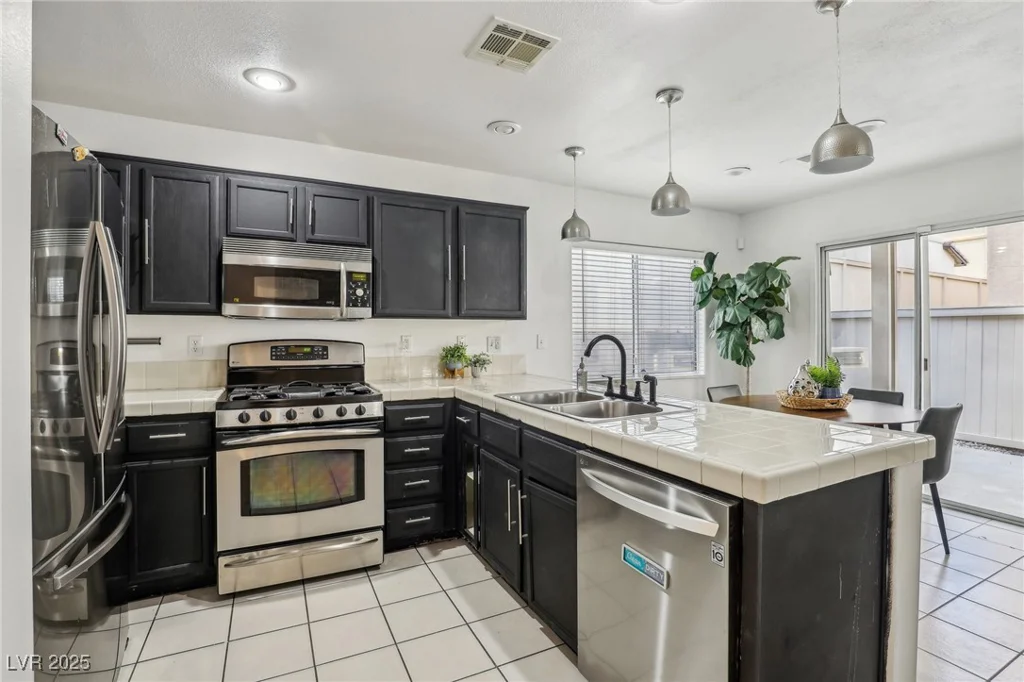 9347 Malaya Garnet, Las Vegas, NV 89148