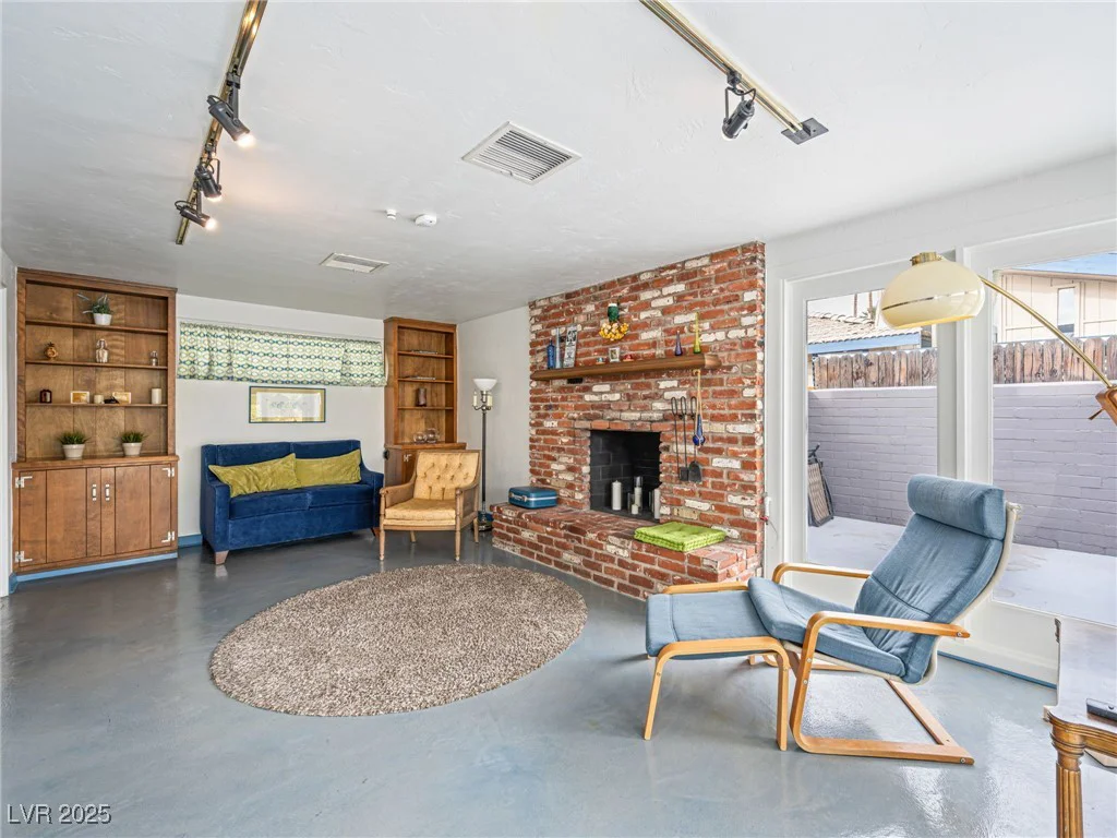 1709 6th, Las Vegas, NV 89104