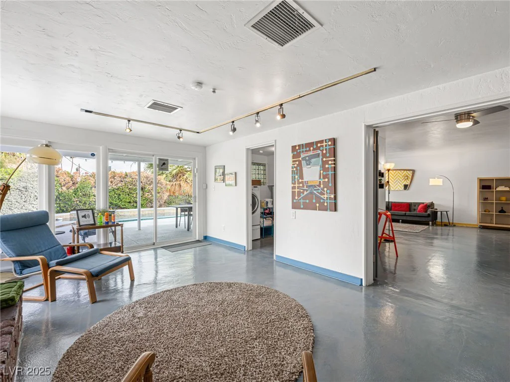 1709 6th, Las Vegas, NV 89104