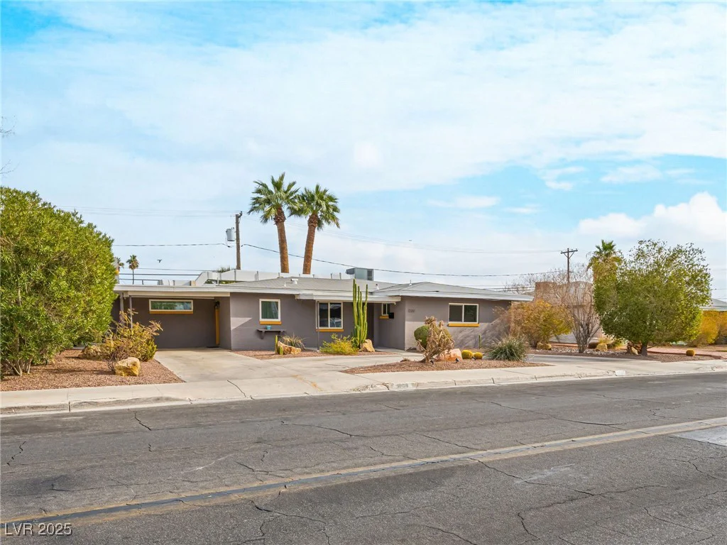 1709 6th, Las Vegas, NV 89104