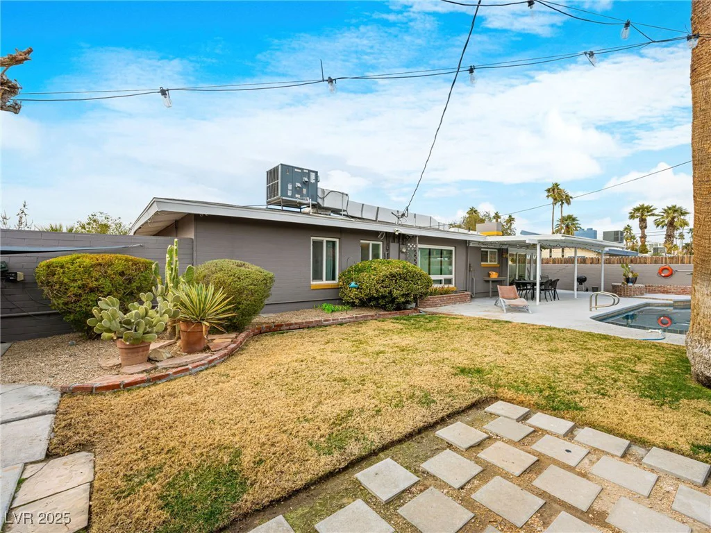 1709 6th, Las Vegas, NV 89104