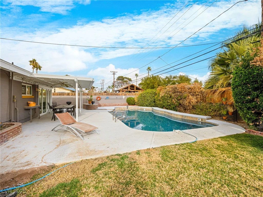 1709 6th, Las Vegas, NV 89104