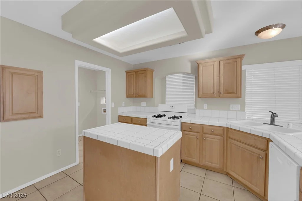 7640 Ribbon Garland, Las Vegas, NV 89139
