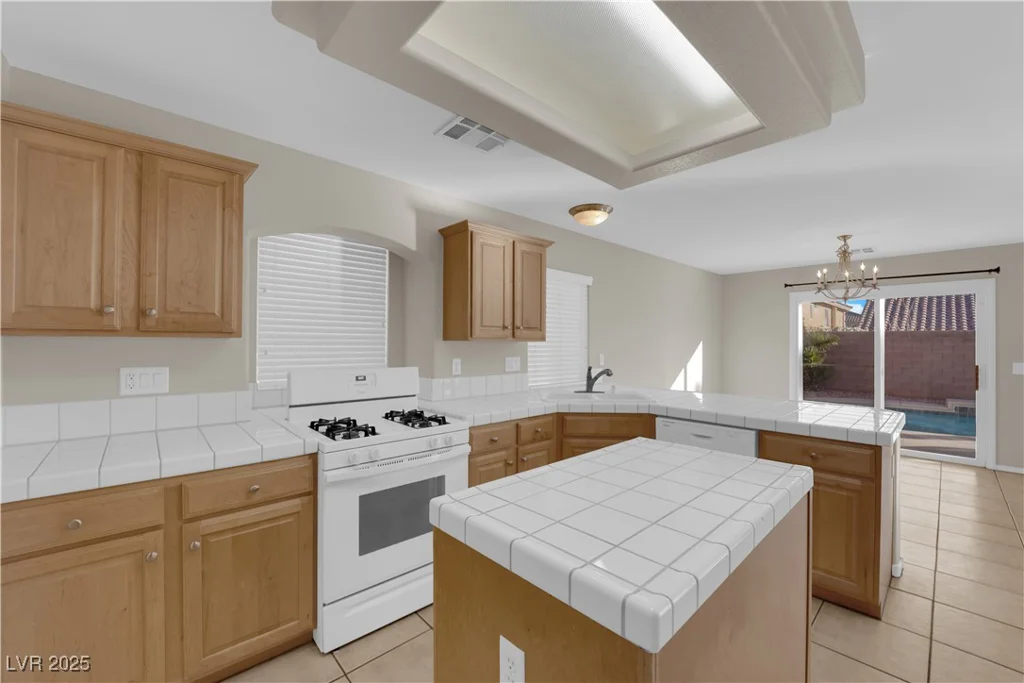 7640 Ribbon Garland, Las Vegas, NV 89139