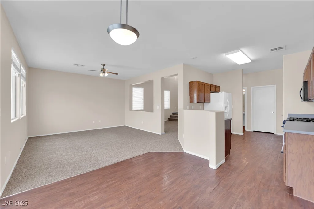 10646 Shifting Breeze, Las Vegas, NV 89129