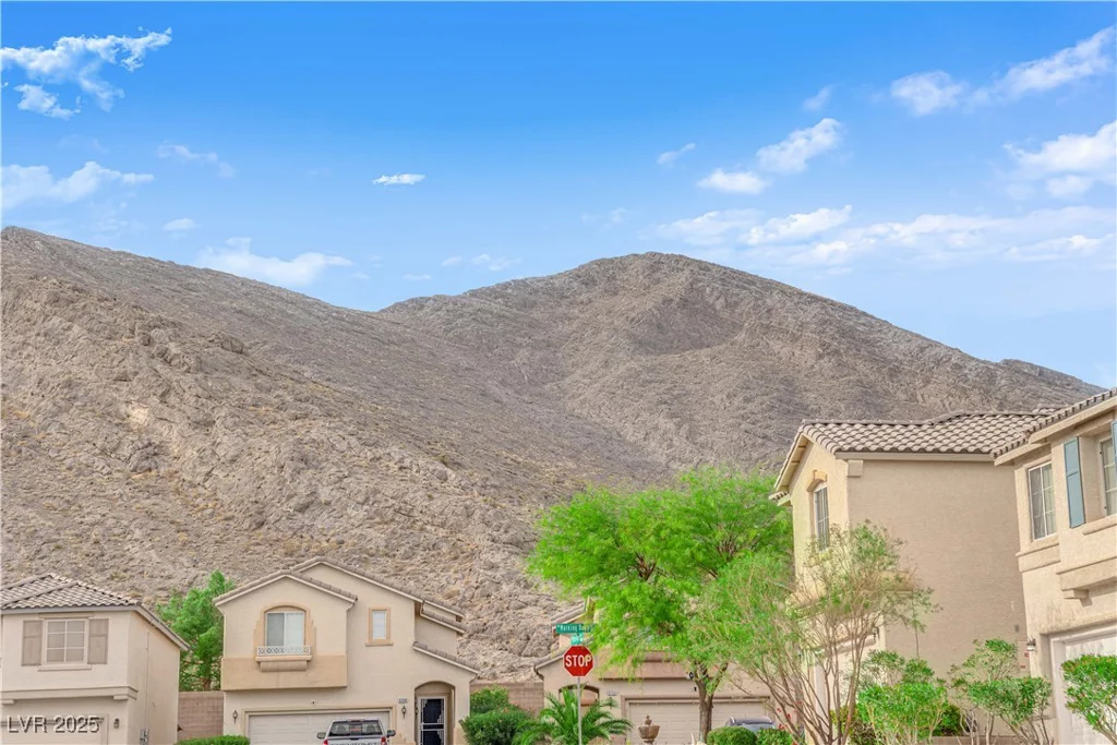 10646 Shifting Breeze, Las Vegas, NV 89129