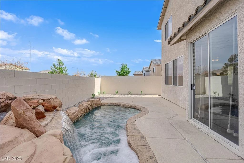 10646 Shifting Breeze, Las Vegas, NV 89129