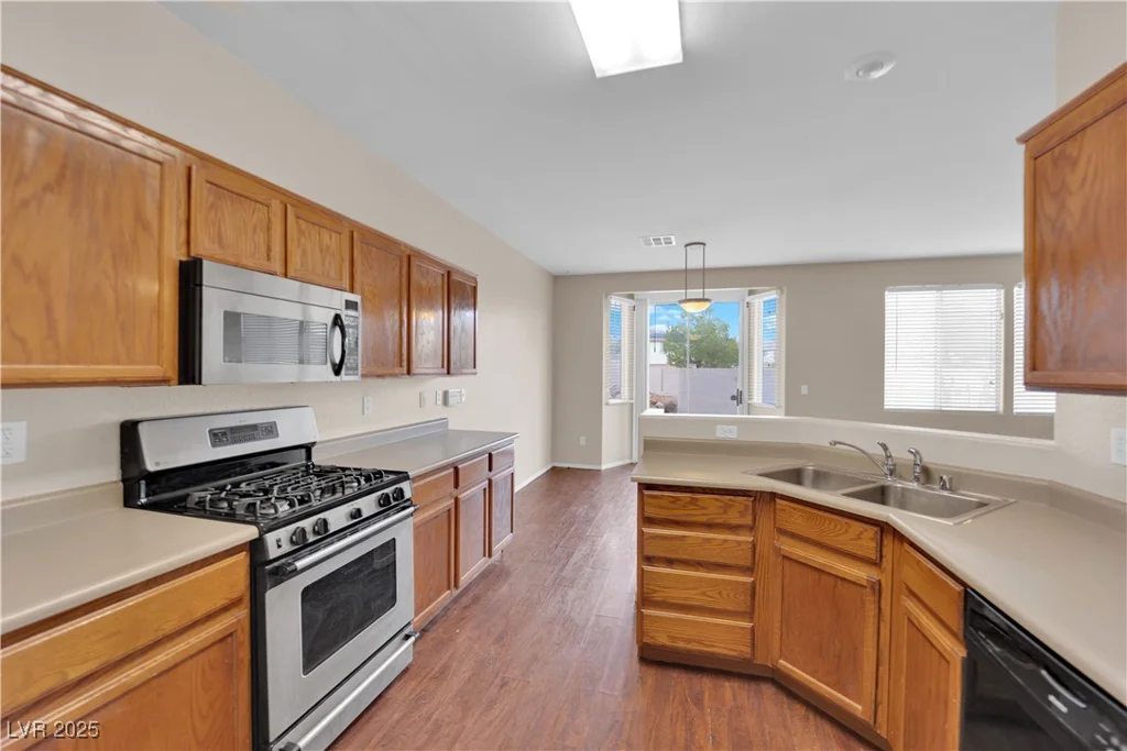 10646 Shifting Breeze, Las Vegas, NV 89129