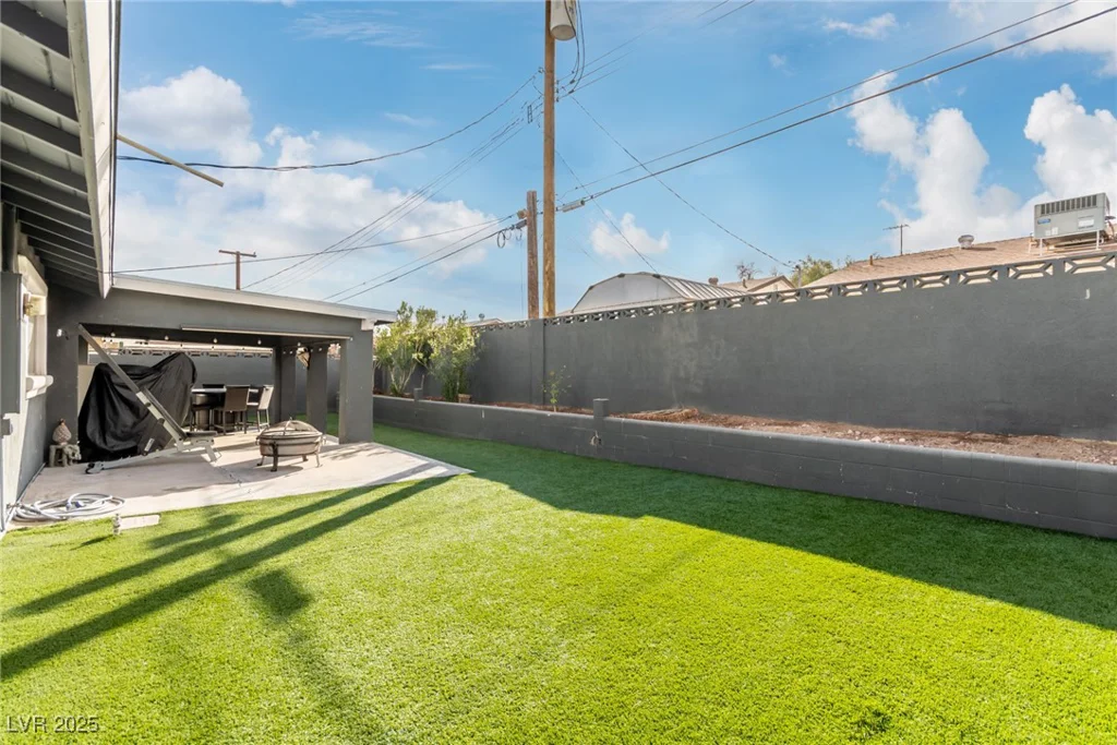 232 Colleen, Las Vegas, NV 89107