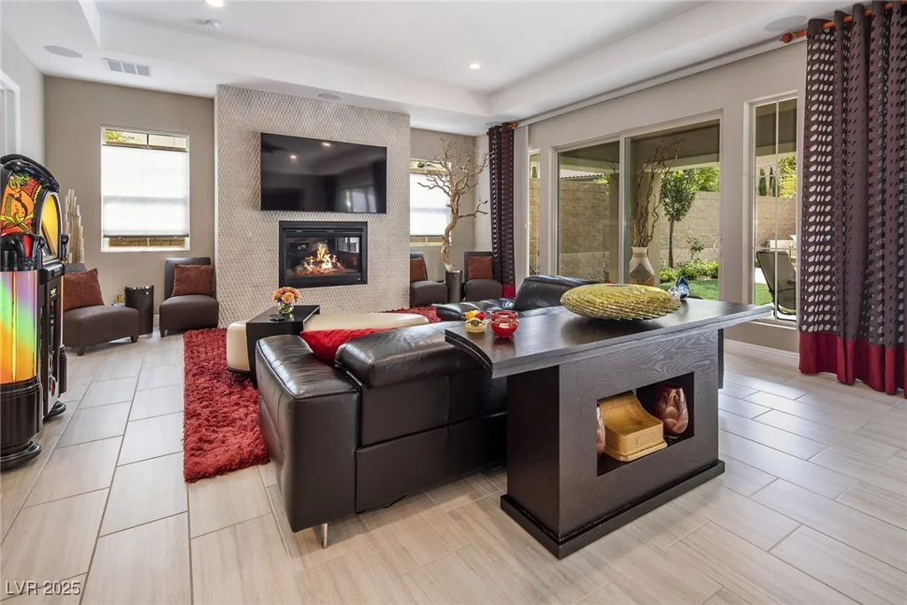 4202 San Alivia, Las Vegas, NV 89141