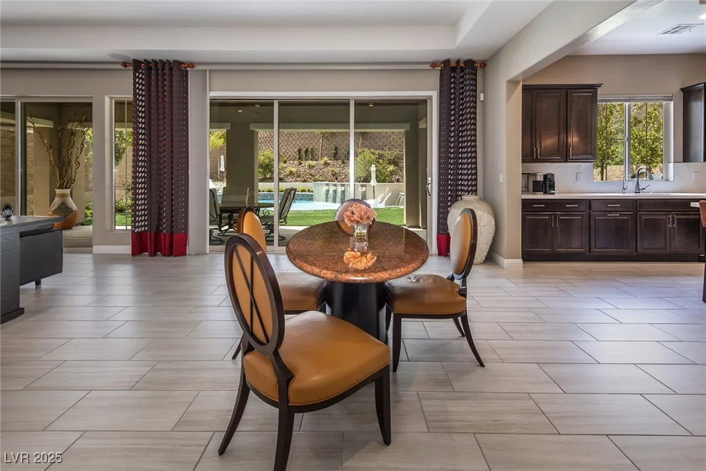 4202 San Alivia, Las Vegas, NV 89141
