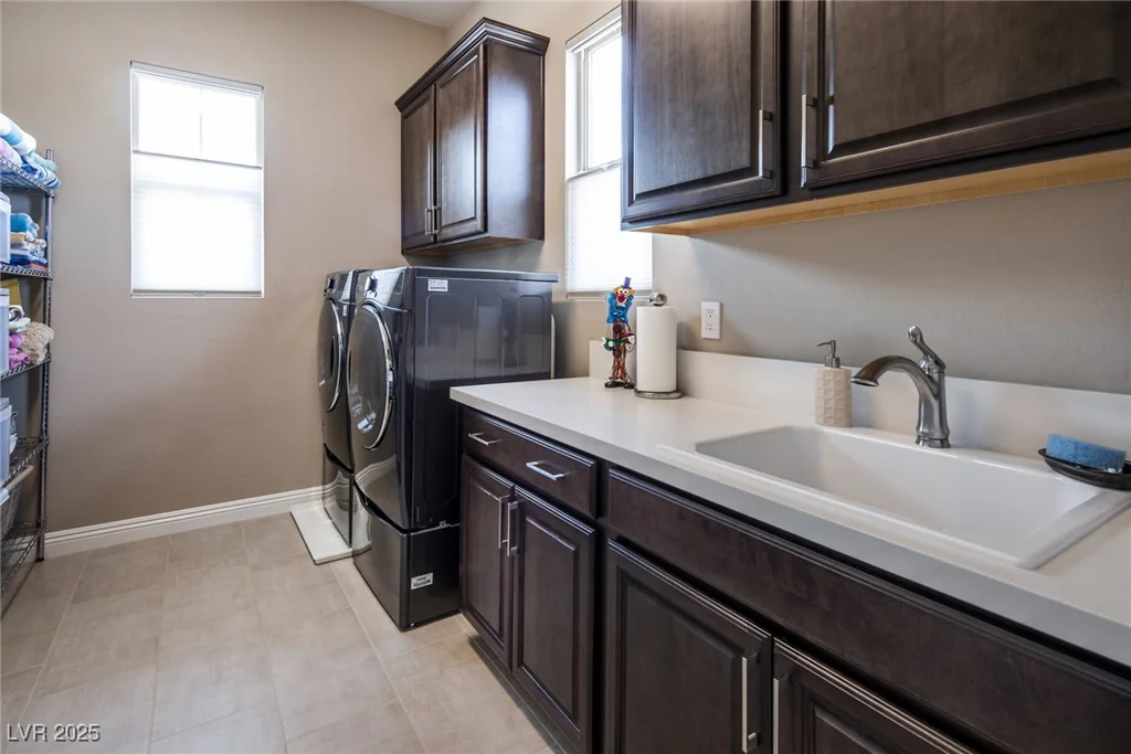 4202 San Alivia, Las Vegas, NV 89141
