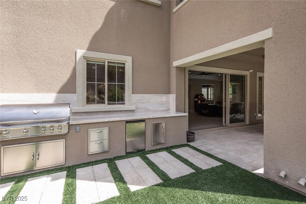 4202 San Alivia, Las Vegas, NV 89141