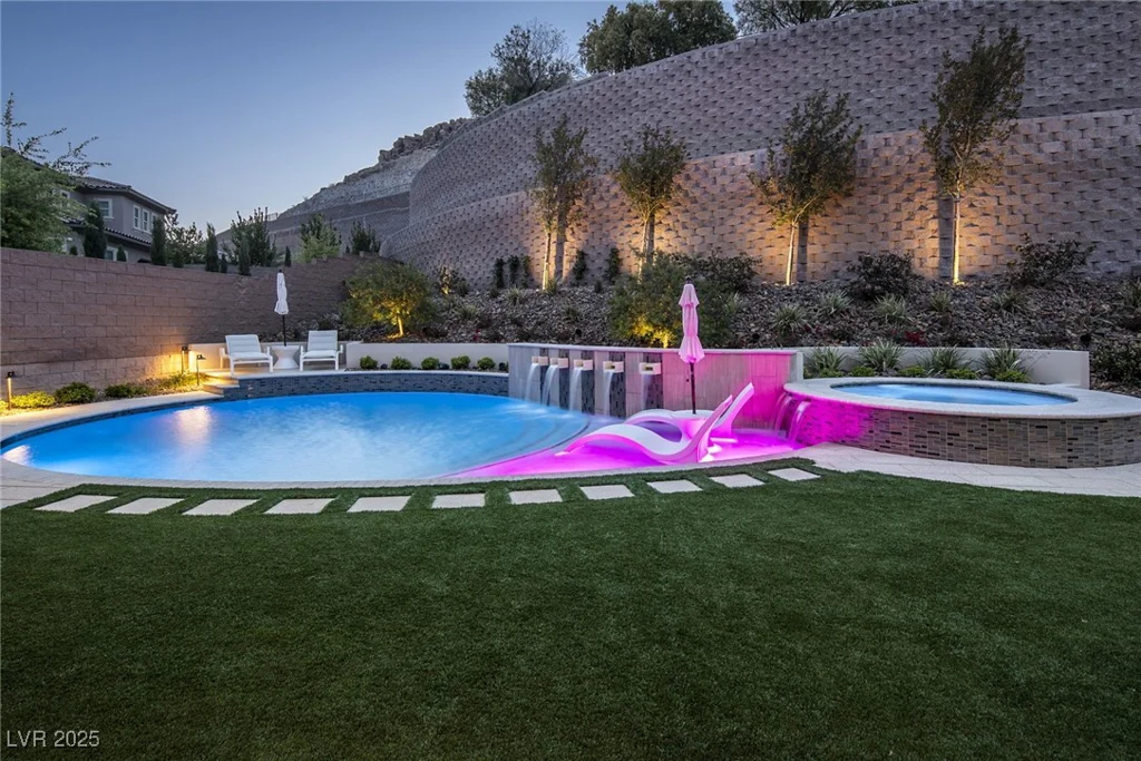4202 San Alivia, Las Vegas, NV 89141