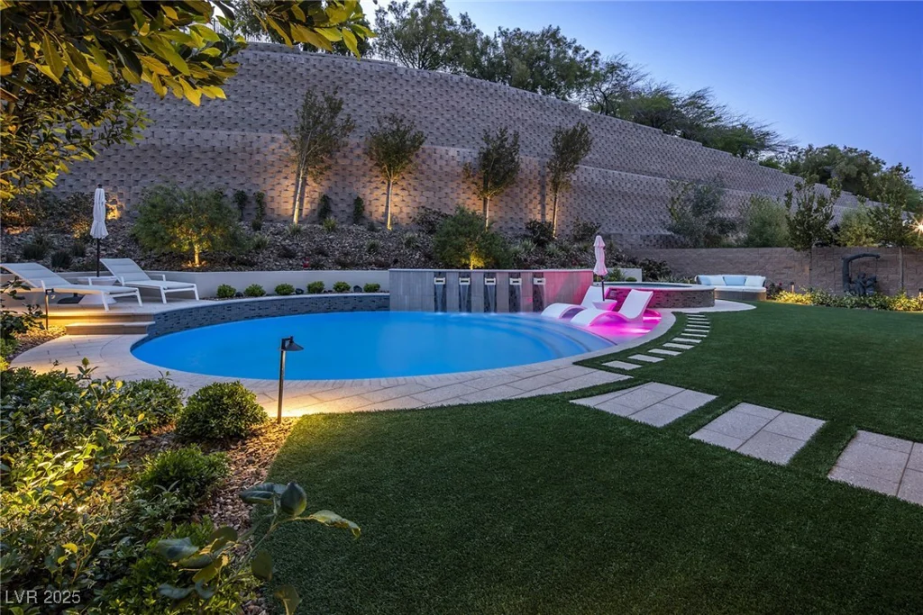4202 San Alivia, Las Vegas, NV 89141