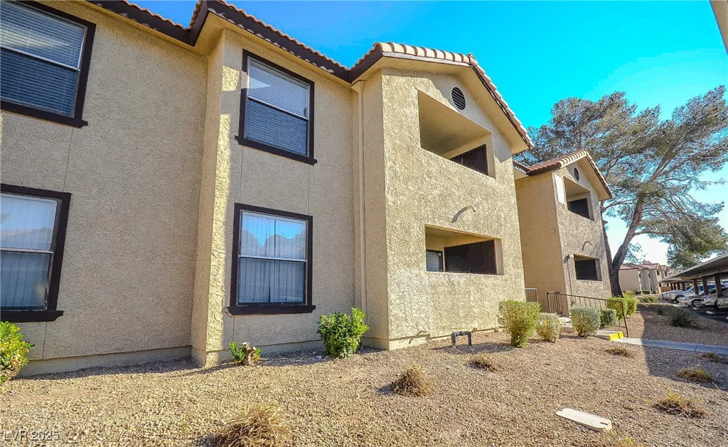 2451 Rainbow, Las Vegas, NV 89108