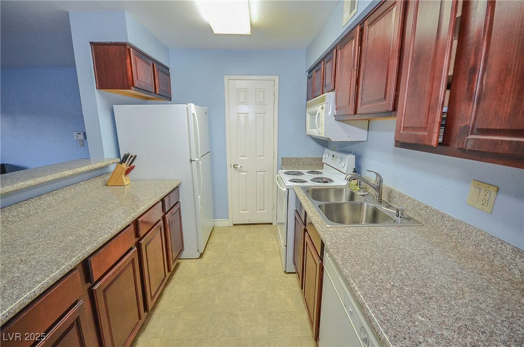2451 Rainbow, Las Vegas, NV 89108