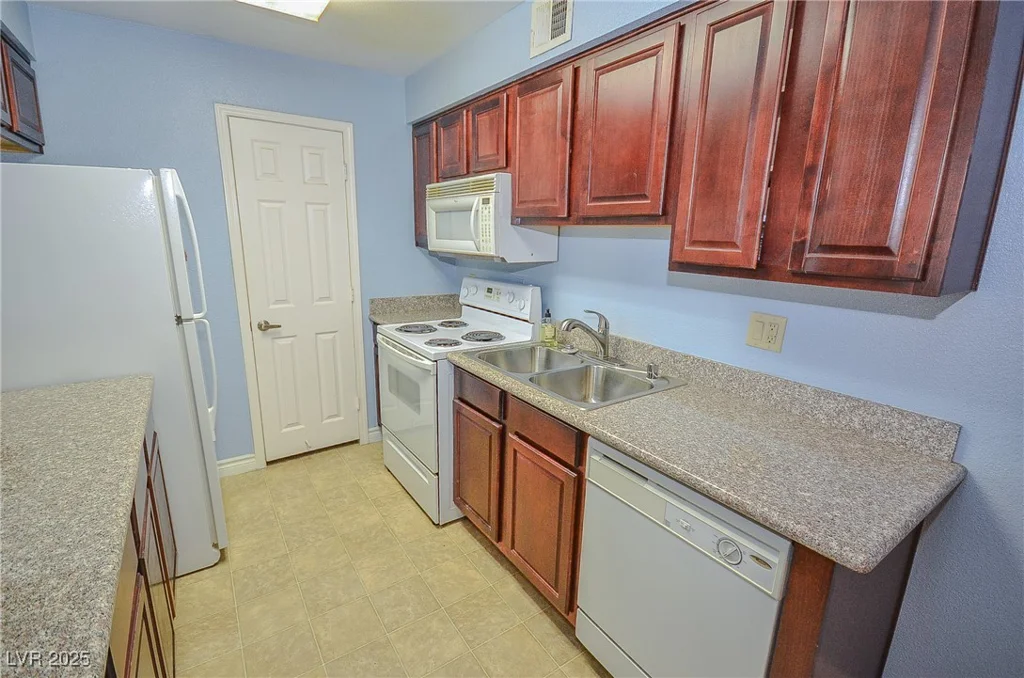 2451 Rainbow, Las Vegas, NV 89108
