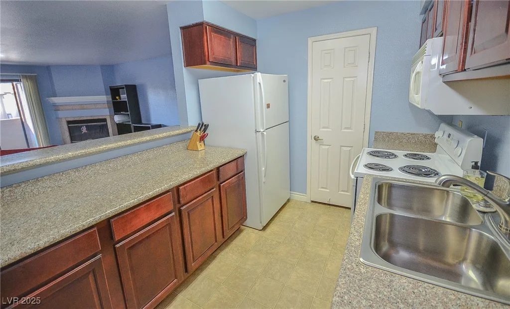 2451 Rainbow, Las Vegas, NV 89108