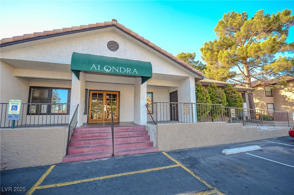 2451 Rainbow, Las Vegas, NV 89108