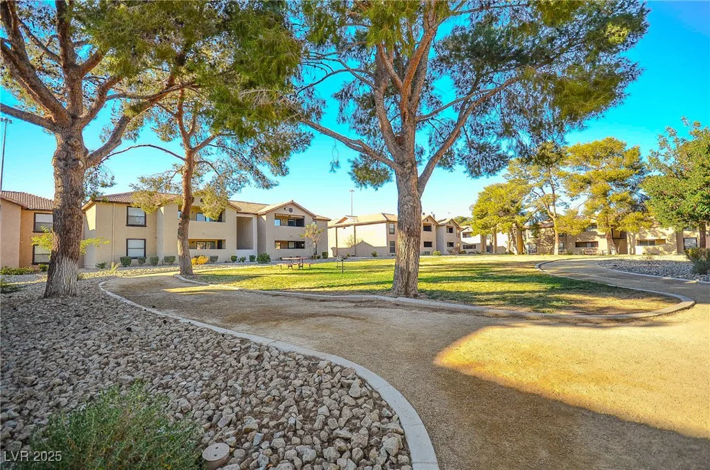 2451 Rainbow, Las Vegas, NV 89108