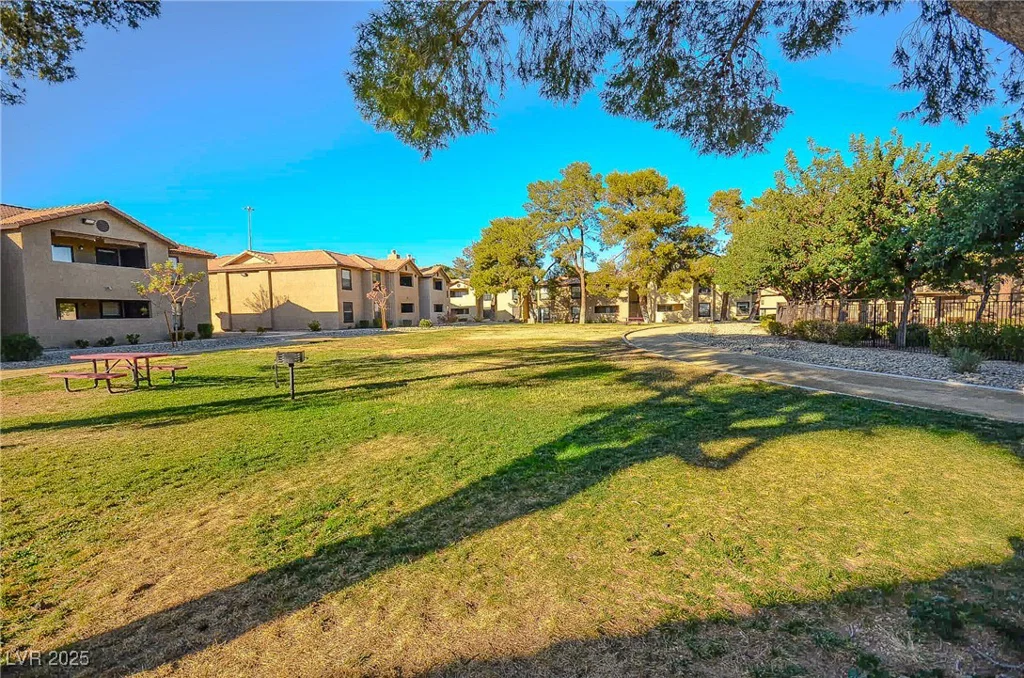 2451 Rainbow, Las Vegas, NV 89108
