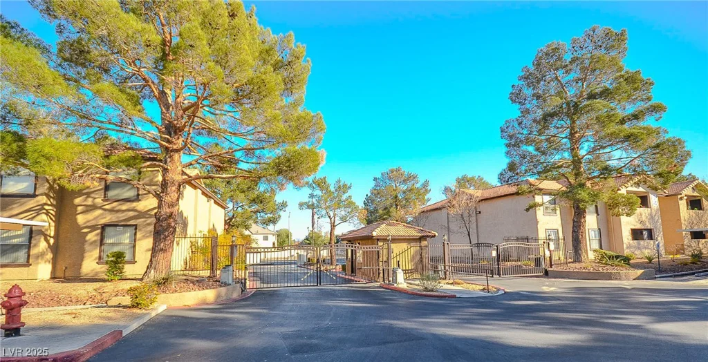 2451 Rainbow, Las Vegas, NV 89108