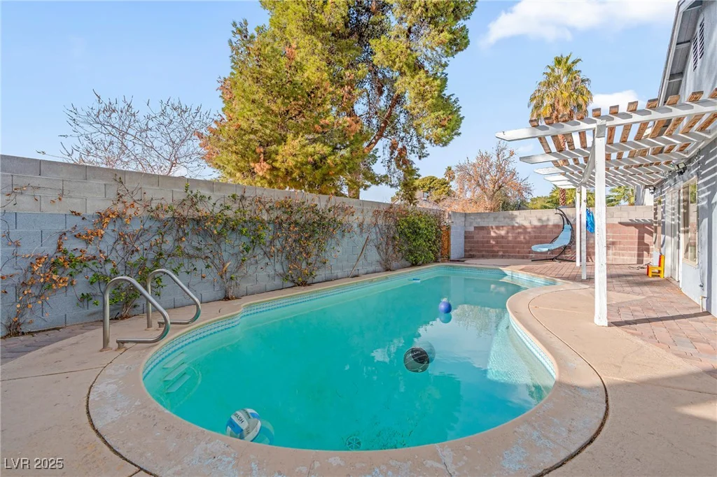 4775 Summerhill, Las Vegas, NV 89121