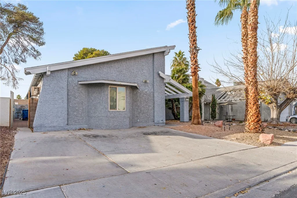4775 Summerhill, Las Vegas, NV 89121