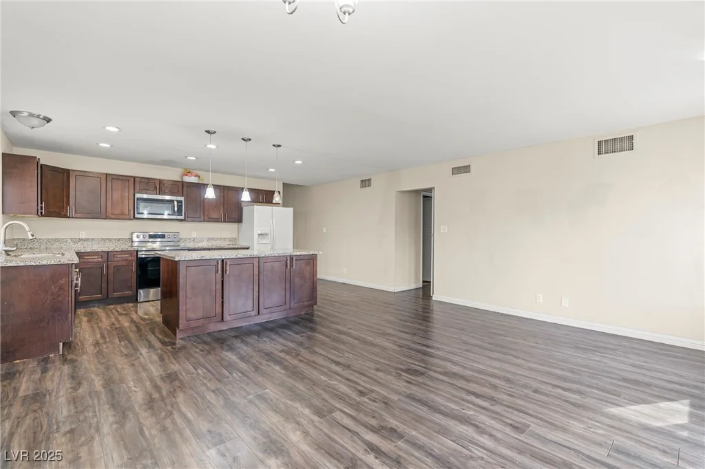 4775 Summerhill, Las Vegas, NV 89121