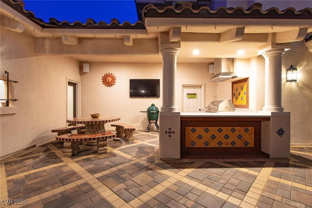 3888 Pebble, Las Vegas, NV 89139