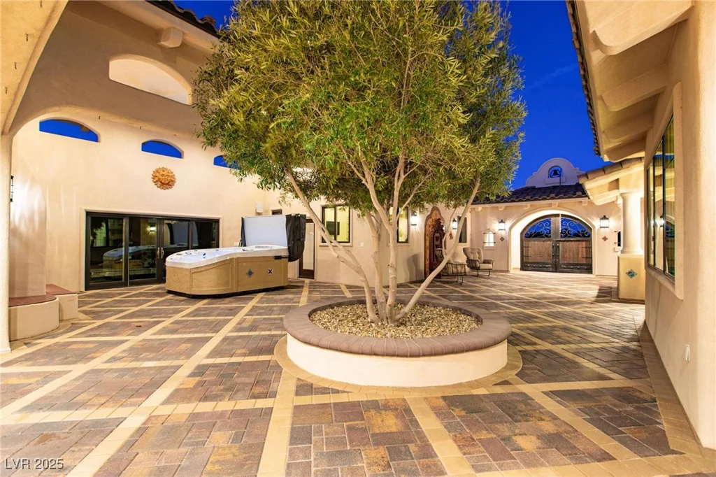 3888 Pebble, Las Vegas, NV 89139