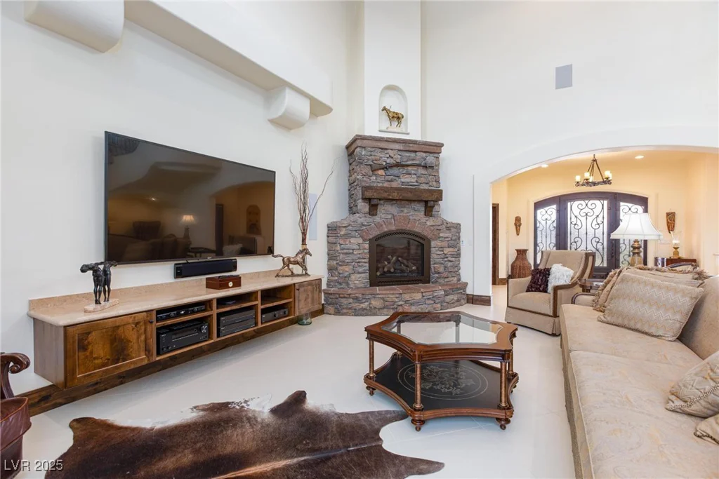 3888 Pebble, Las Vegas, NV 89139