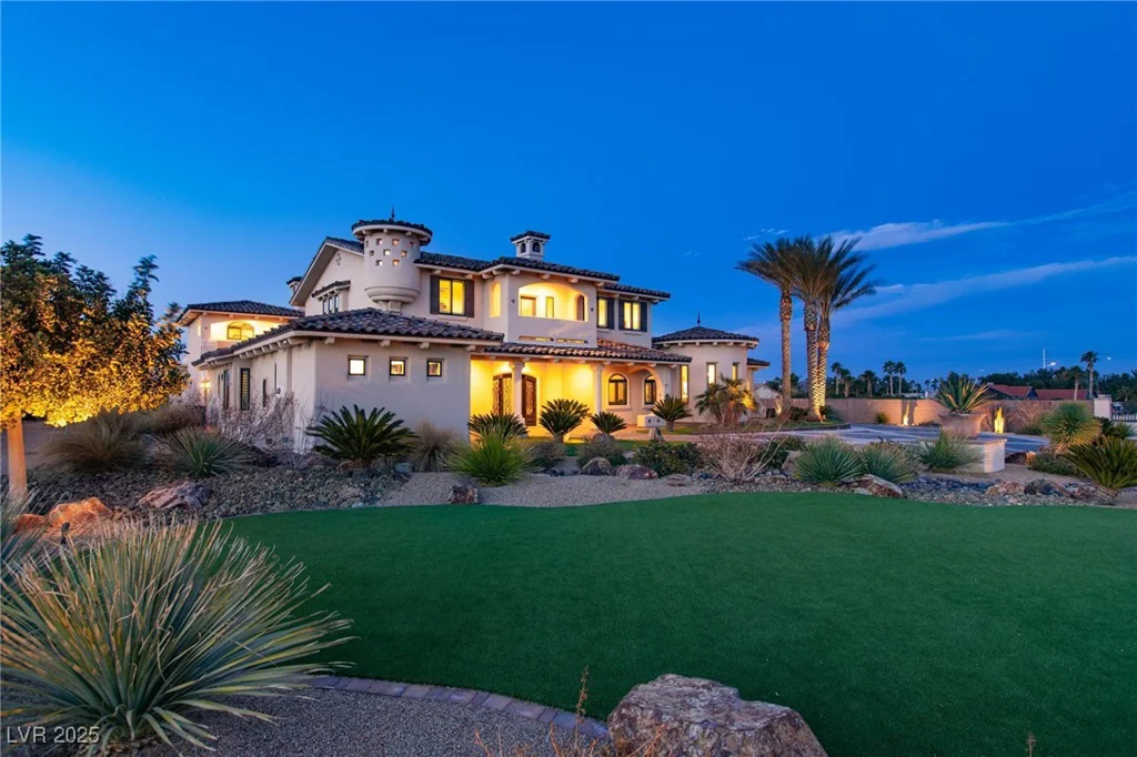 3888 Pebble, Las Vegas, NV 89139