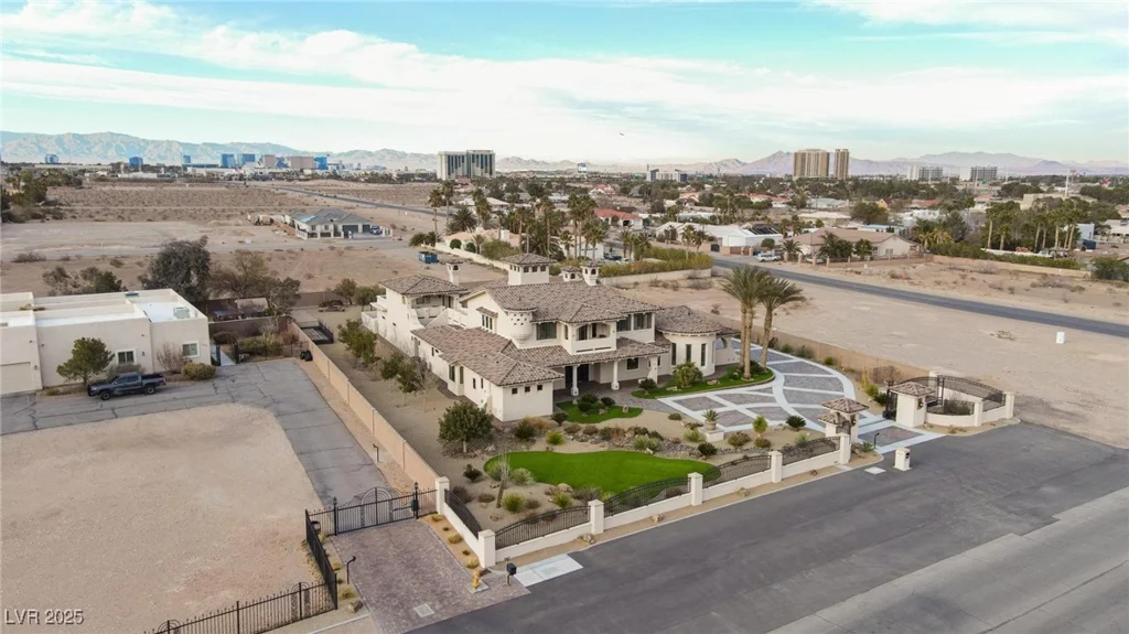 3888 Pebble, Las Vegas, NV 89139