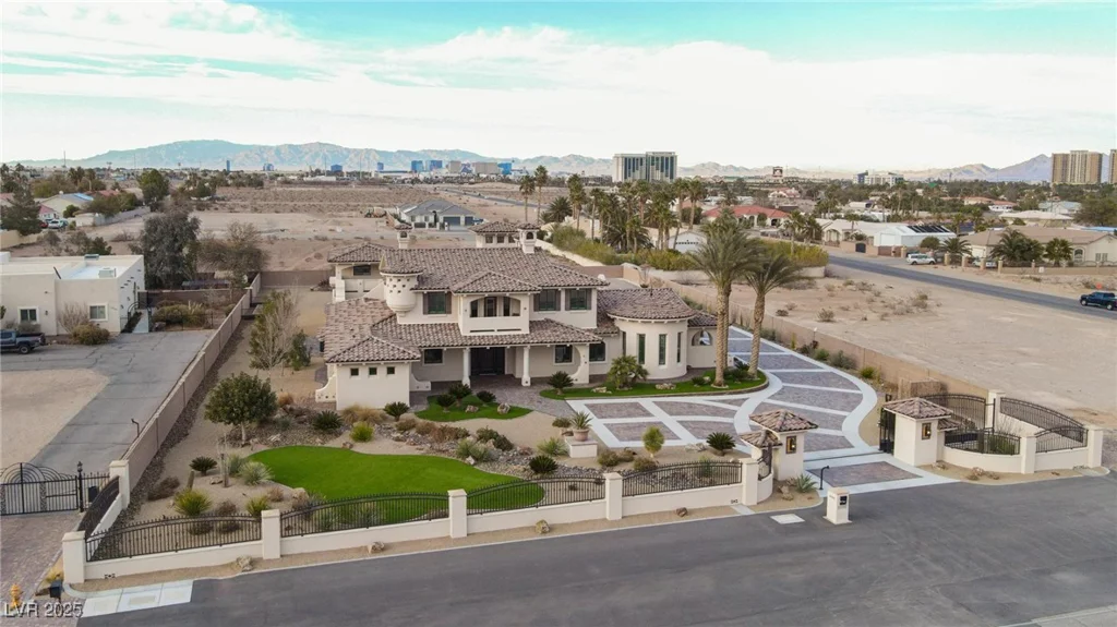 3888 Pebble, Las Vegas, NV 89139