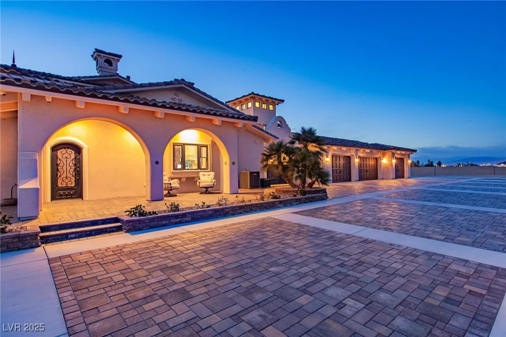 3888 Pebble, Las Vegas, NV 89139
