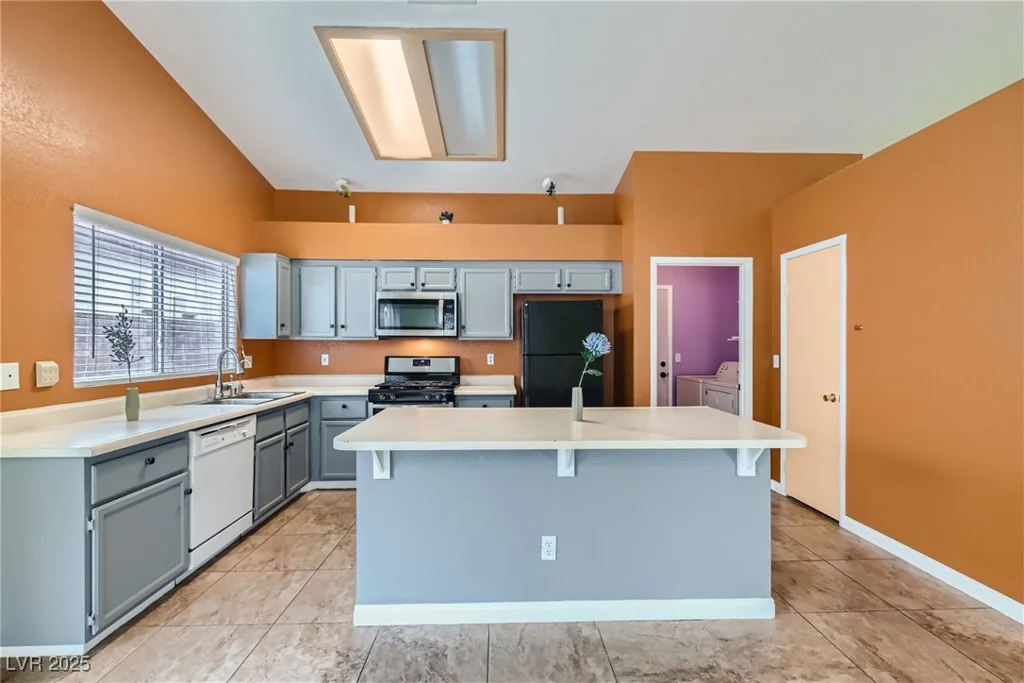 5041 Vista Del Rancho, North Las Vegas, NV 89031