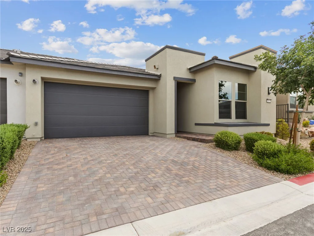 9911 Spinel, Las Vegas, NV 89143
