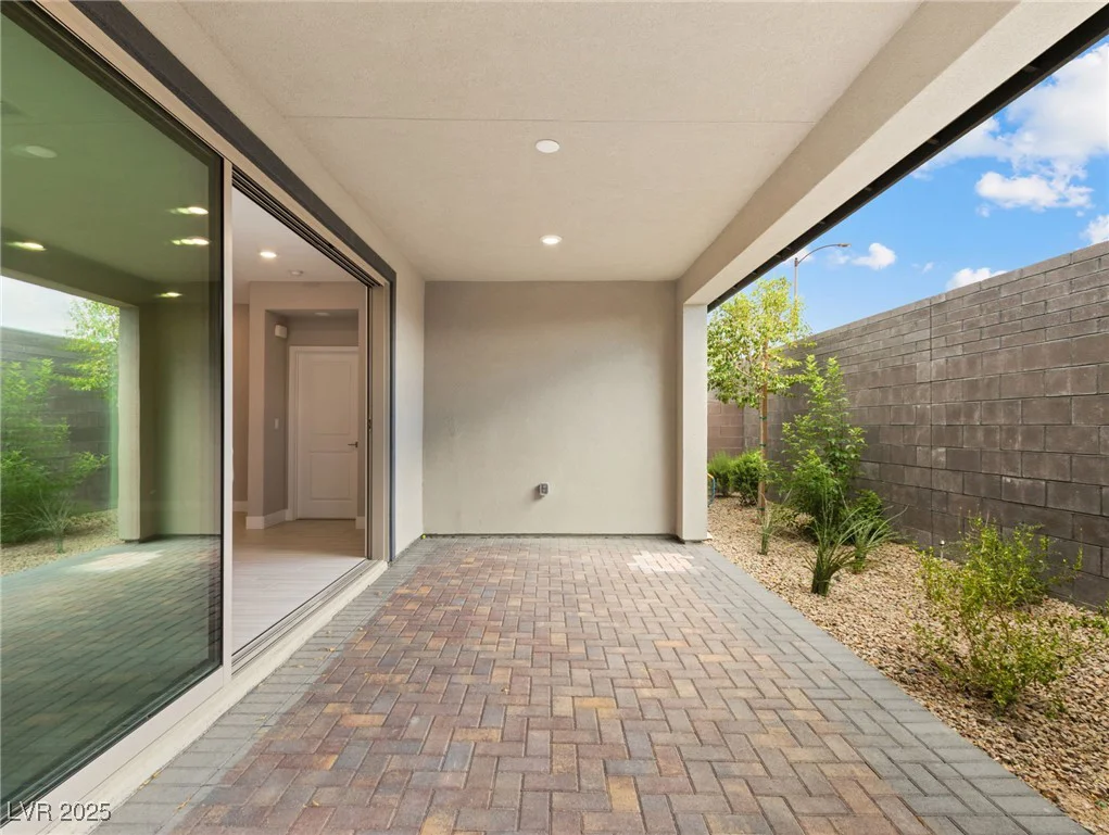 9911 Spinel, Las Vegas, NV 89143
