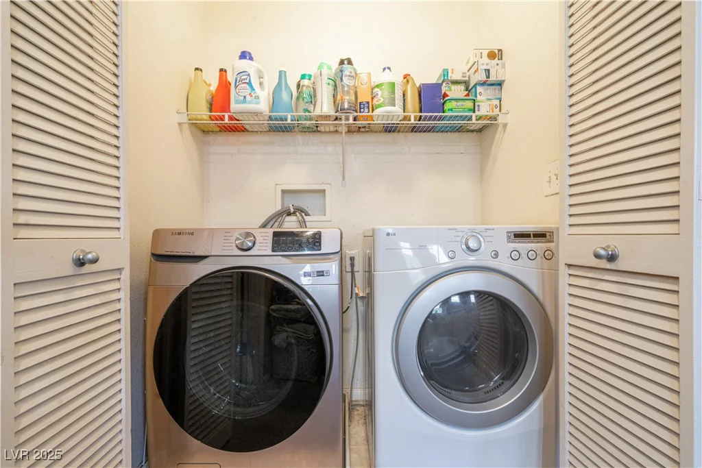 6074 Lazarro, Las Vegas, NV 89139