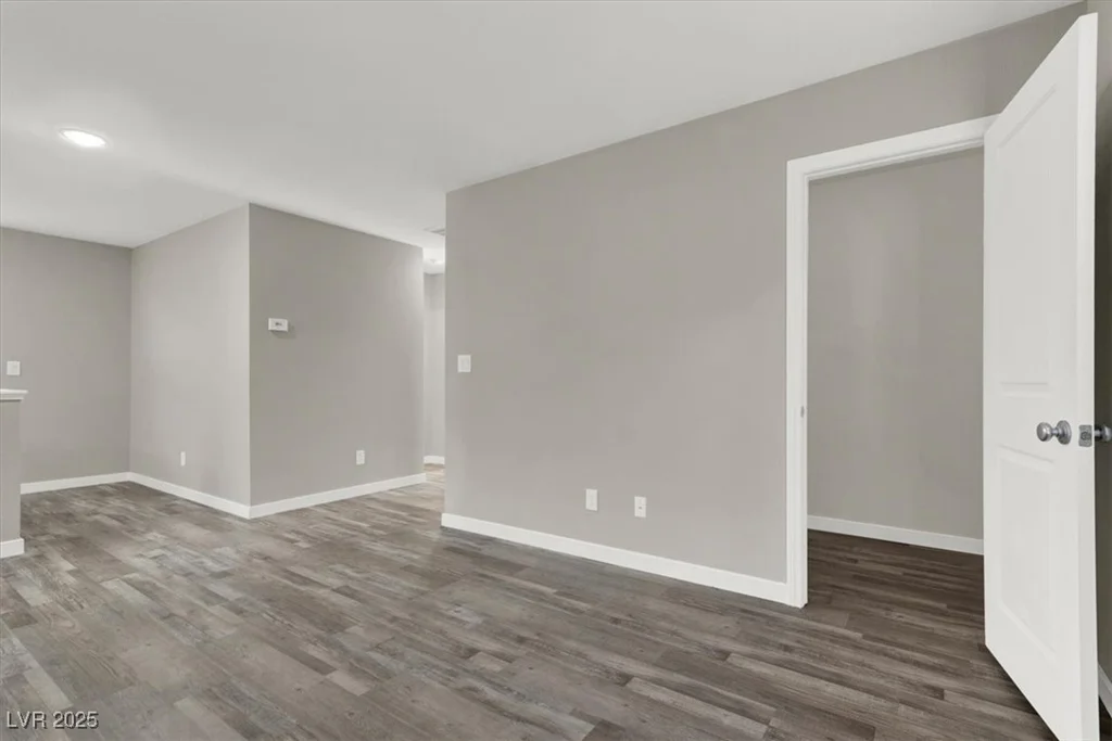 9202 Valley Betica, Las Vegas, NV 89148