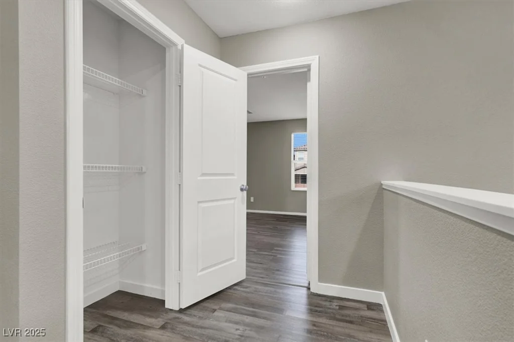 9202 Valley Betica, Las Vegas, NV 89148