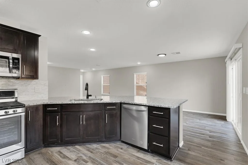 9202 Valley Betica, Las Vegas, NV 89148