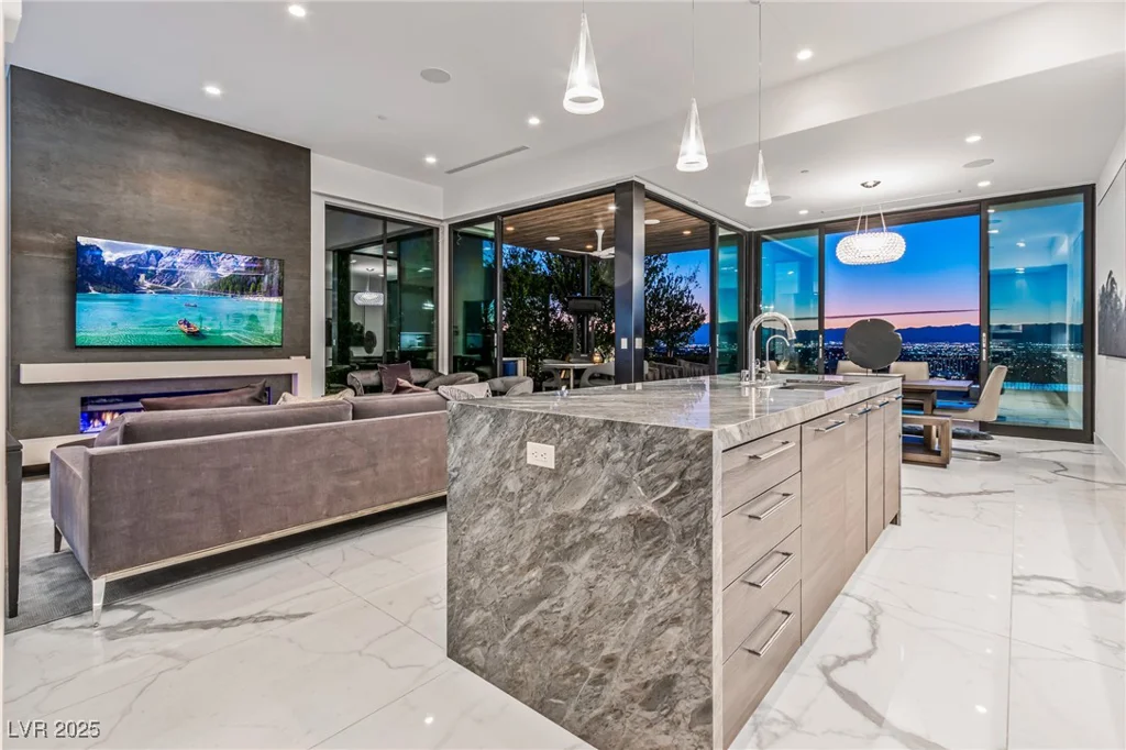 371 Tranquil Peak, Henderson, NV 89012
