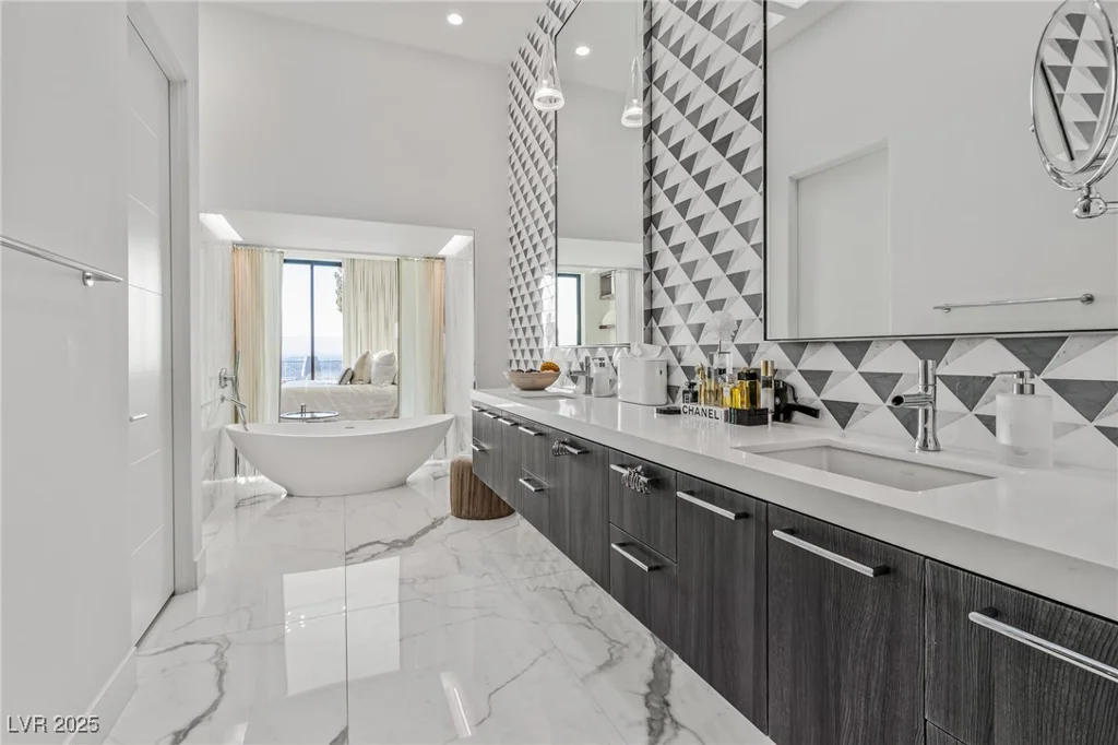 371 Tranquil Peak, Henderson, NV 89012