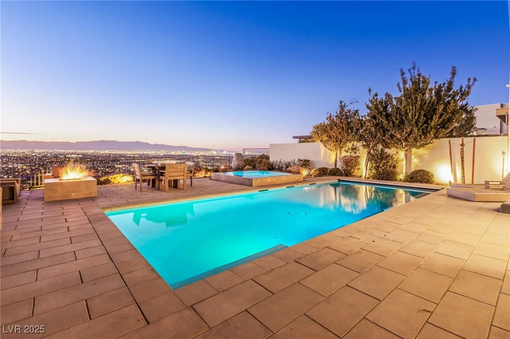371 Tranquil Peak, Henderson, NV 89012