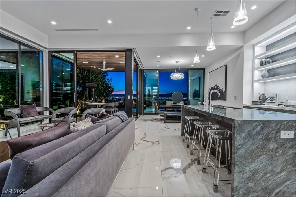 371 Tranquil Peak, Henderson, NV 89012