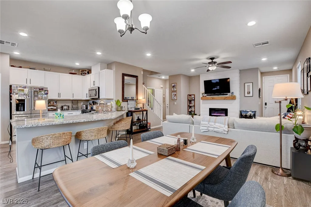7960 Brookside Falls, Las Vegas, NV 89166